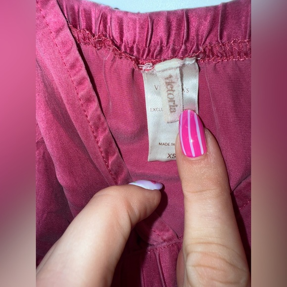 Victoria Secret Vintage 100% Silk Slip Dress Pink Coquette Y2K Fairycore
- XS - Picture 3 of 8